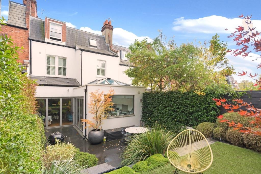 Property for Sale: House (Detached) in London, London  | Key Realtor Cyprus