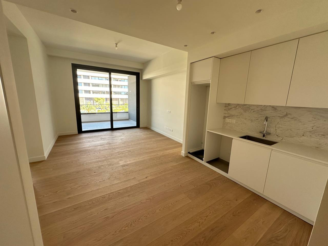 Property for Rent: Apartment (Flat) in Germasoyia Tourist Area, Limassol for Rent | Key Realtor Cyprus